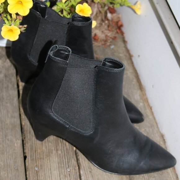 Sam Edelman Katt Black Leather Pointy Toe Kitten Heel Chelsea Bootie Sz 6.5 - Picture 4 of 8